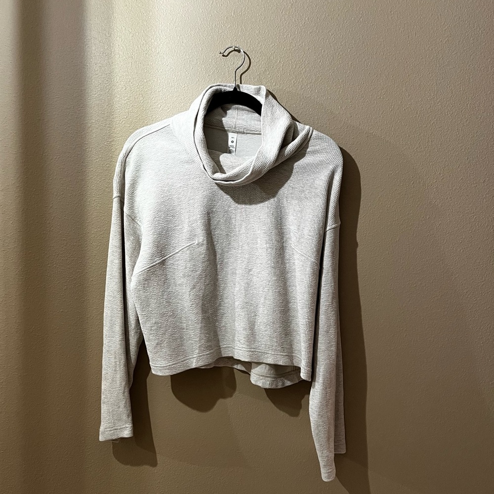Lululemon mock turtleneck with long sleeves